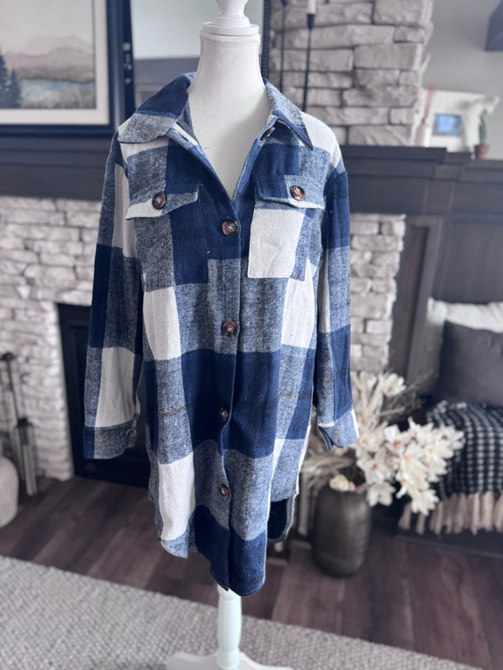 FME Women’s Small Navy and White Plaid Shacket